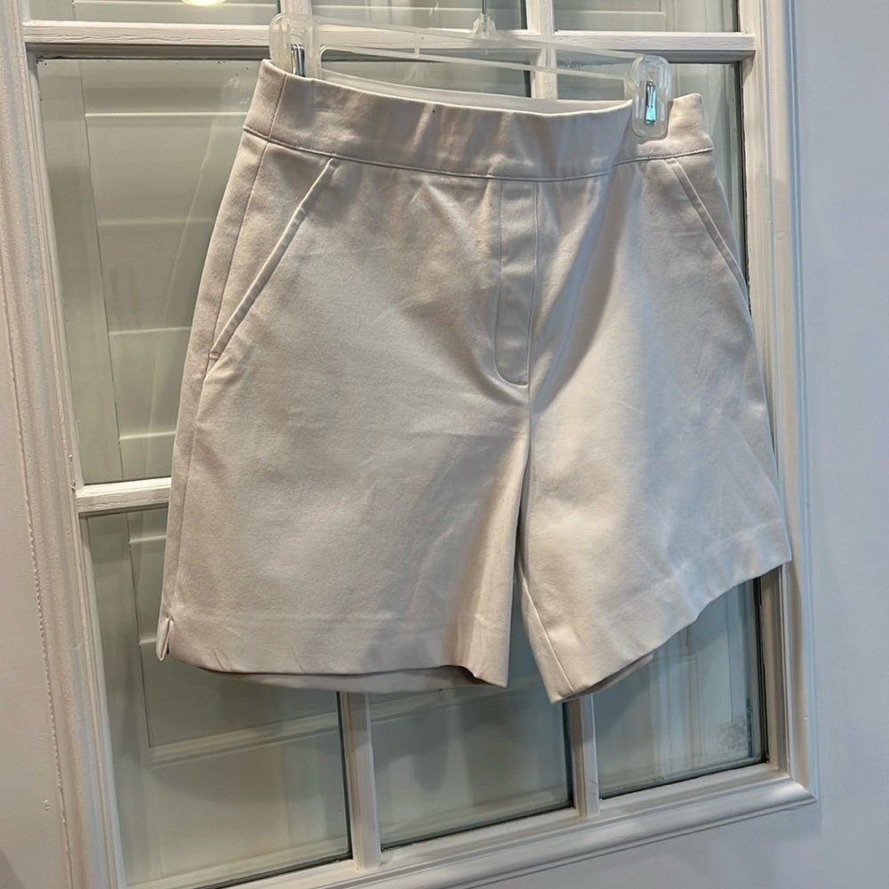 Spanx white shorts size s/ch/p!